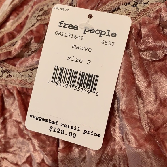 FREE PEOPLE VELVET AND LACE  CROPPED TOP IN MAUVE - Picture 16 of 16